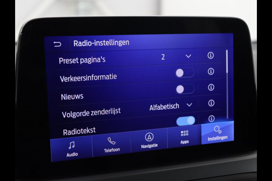 Ford Focus 1.0 EcoBoost Hybrid ST Line Style | Stoel & stuurverwarming | Camera | Park Assist | Carplay | Full LED | Navigatie | Keyless | Climate control