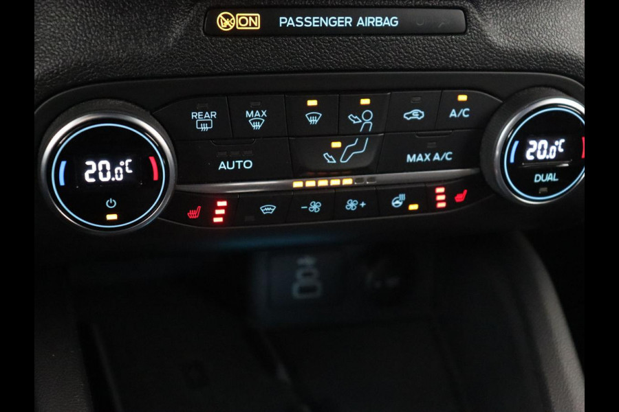 Ford Focus 1.0 EcoBoost Hybrid ST Line Style | Stoel & stuurverwarming | Camera | Park Assist | Carplay | Full LED | Navigatie | Keyless | Climate control