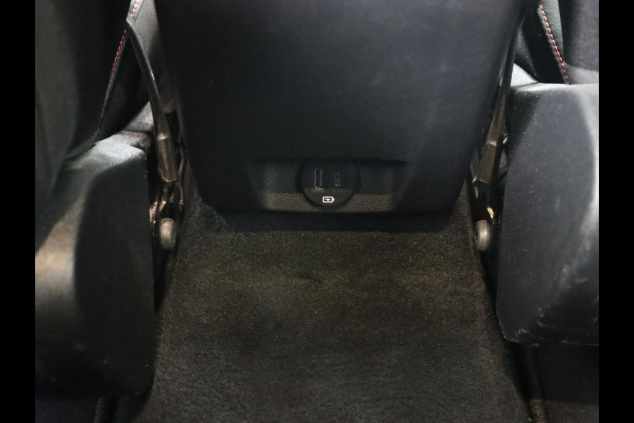 Ford Focus 1.0 EcoBoost Hybrid ST Line Style | Stoel & stuurverwarming | Camera | Park Assist | Carplay | Full LED | Navigatie | Keyless | Climate control