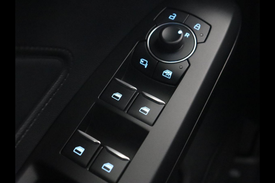 Ford Focus 1.0 EcoBoost Hybrid ST Line Style | Stoel & stuurverwarming | Camera | Park Assist | Carplay | Full LED | Navigatie | Keyless | Climate control