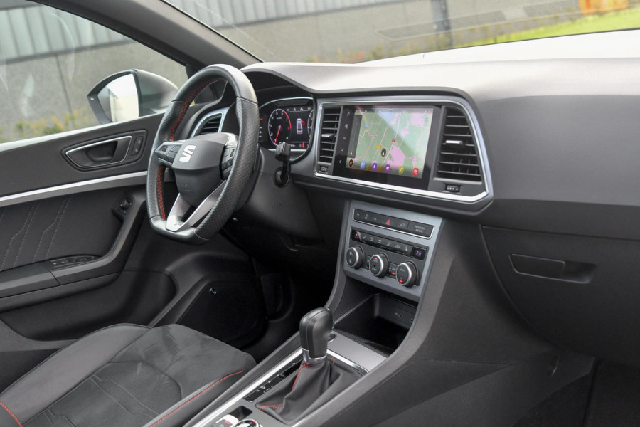 Seat Ateca 1.5 TSI FR Business Intense. Pano, ACC, Beats, Sfeer, Keyless, Camera, Stuurvw, 19'', CarPlay! Seat Ateca 1.5 TSI FR Business Intense. Pano, ACC, Beats, Sfeer, Keyless, Camera, Stuurvw, 19'', CarPlay!