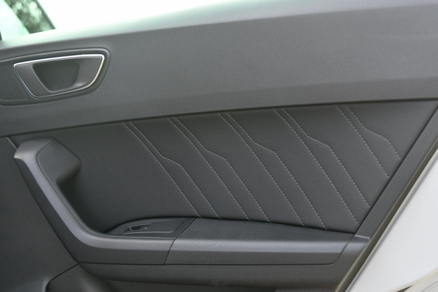 Seat Ateca 1.5 TSI FR Business Intense. Pano, ACC, Beats, Sfeer, Keyless, Camera, Stuurvw, 19'', CarPlay! Seat Ateca 1.5 TSI FR Business Intense. Pano, ACC, Beats, Sfeer, Keyless, Camera, Stuurvw, 19'', CarPlay!