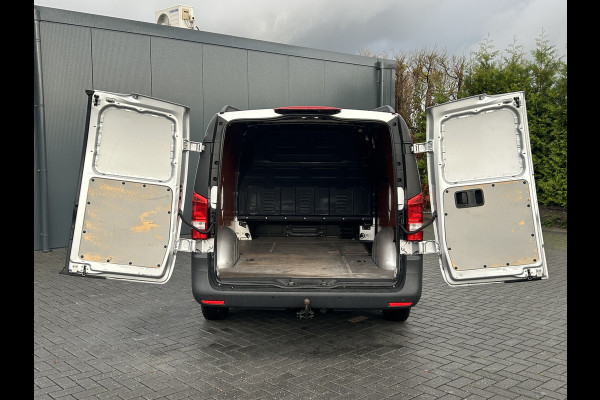 Mercedes-Benz Vito 114 CDI 136 PK AUTOMAAT / L2H1 / 1e EIG. / TREKHAAK / AIRCO / CRUISE / BLUETOOTH / PDC