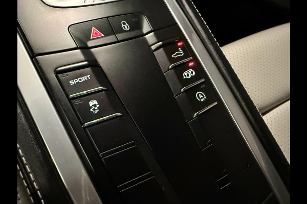 Porsche 718 Cayman 2.0 300PK NAVI/BOSE/DAB/LED/M-STOELEN/ECC/PDC/CRUISE/// Porsche 718 Cayman 2.0 300PK NAVI/BOSE/DAB/LED/M-STOELEN/ECC/PDC/CRUISE///