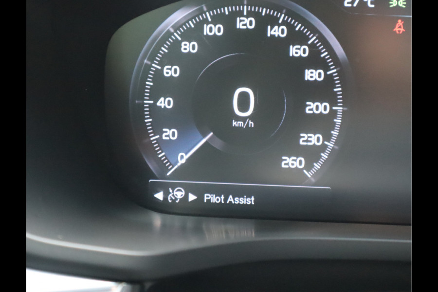 Volvo XC60 2.0 B5 250 PK Momentum Exclusive / Panoramadak