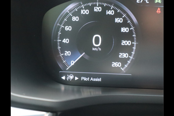 Volvo XC60 2.0 B5 250 PK Momentum Exclusive / Panoramadak