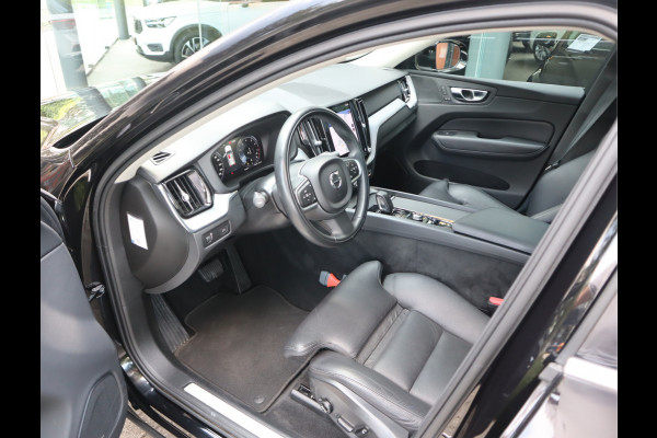 Volvo XC60 2.0 B5 250 PK Momentum Exclusive / Panoramadak