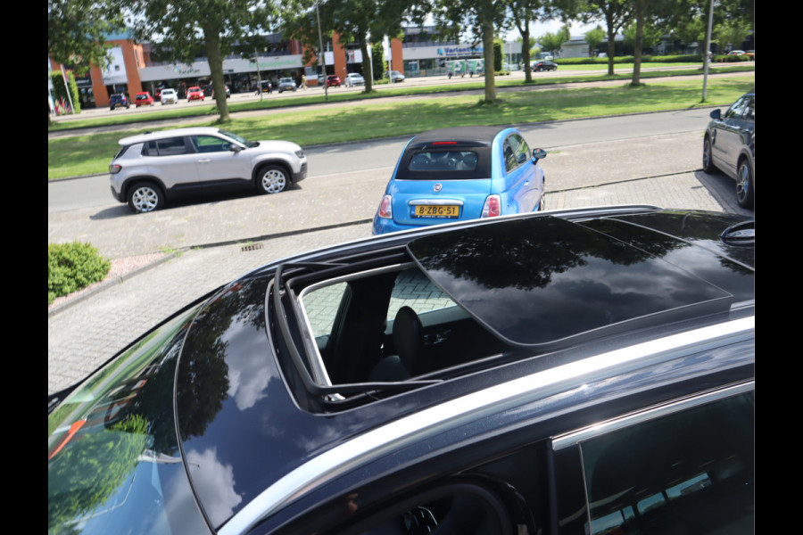 Volvo XC60 2.0 B5 250 PK Momentum Exclusive / Panoramadak