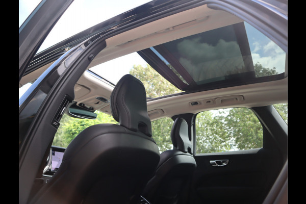 Volvo XC60 2.0 B5 250 PK Momentum Exclusive / Panoramadak