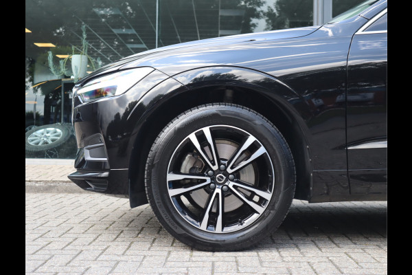 Volvo XC60 2.0 B5 250 PK Momentum Exclusive / Panoramadak