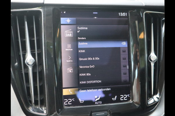 Volvo XC60 2.0 B5 250 PK Momentum Exclusive / Panoramadak