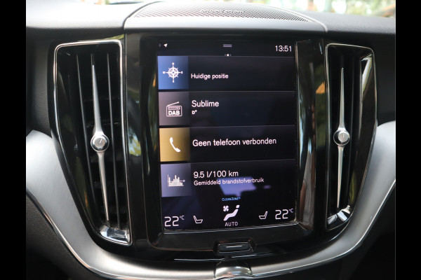 Volvo XC60 2.0 B5 250 PK Momentum Exclusive / Panoramadak