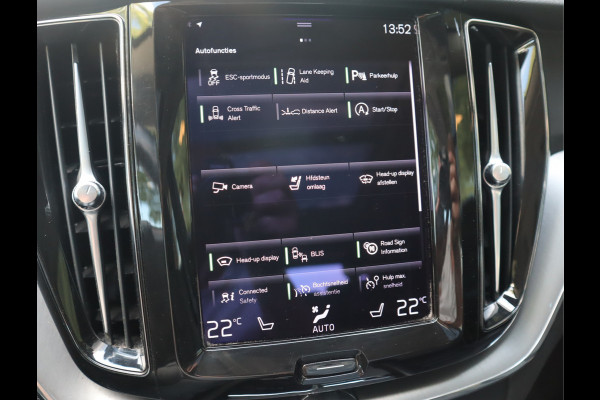 Volvo XC60 2.0 B5 250 PK Momentum Exclusive / Panoramadak