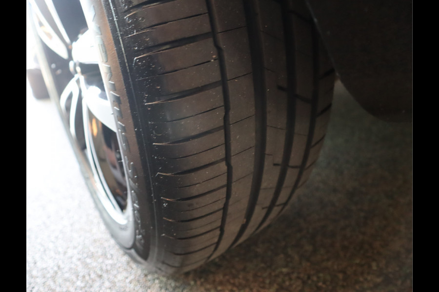 Volvo XC60 2.0 B5 250 PK Momentum Exclusive / Panoramadak