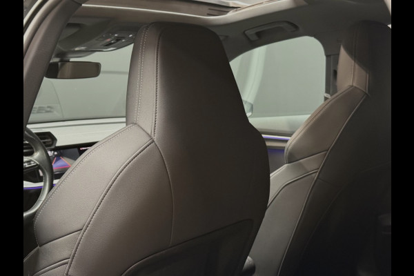 Audi A3 Sedan 1.5 Tfsi Aut 2xS line panorama/19 inch/camera/navi Audi A3 Sedan 1.5 Tfsi Aut 2xS line panorama/19 inch/camera/navi