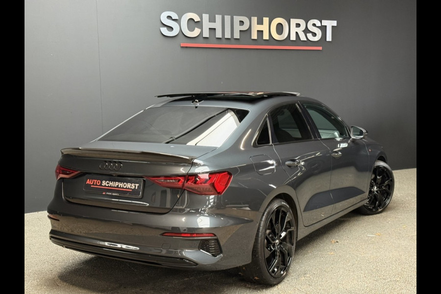 Audi A3 Sedan 1.5 Tfsi Aut 2xS line panorama/19 inch/camera/navi Audi A3 Sedan 1.5 Tfsi Aut 2xS line panorama/19 inch/camera/navi