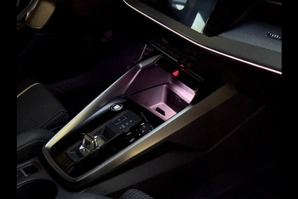 Audi A3 Sedan 1.5 Tfsi Aut 2xS line panorama/19 inch/camera/navi Audi A3 Sedan 1.5 Tfsi Aut 2xS line panorama/19 inch/camera/navi