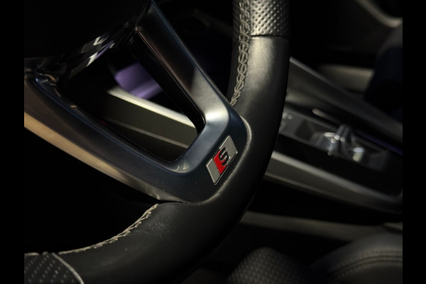 Audi A3 Sedan 1.5 Tfsi Aut 2xS line panorama/19 inch/camera/navi Audi A3 Sedan 1.5 Tfsi Aut 2xS line panorama/19 inch/camera/navi