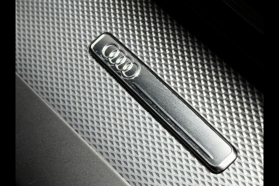 Audi A3 Sedan 1.5 Tfsi Aut 2xS line panorama/19 inch/camera/navi Audi A3 Sedan 1.5 Tfsi Aut 2xS line panorama/19 inch/camera/navi