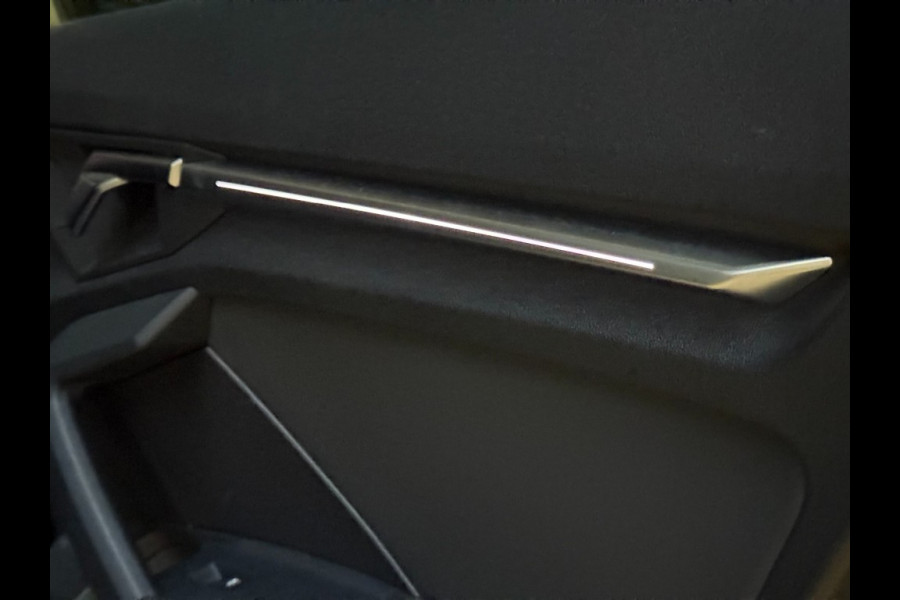 Audi A3 Sedan 1.5 Tfsi Aut 2xS line panorama/19 inch/camera/navi Audi A3 Sedan 1.5 Tfsi Aut 2xS line panorama/19 inch/camera/navi