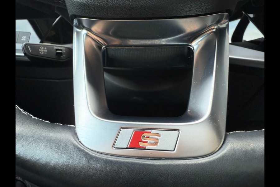 Audi A3 Sedan 1.5 Tfsi Aut 2xS line panorama/19 inch/camera/navi Audi A3 Sedan 1.5 Tfsi Aut 2xS line panorama/19 inch/camera/navi