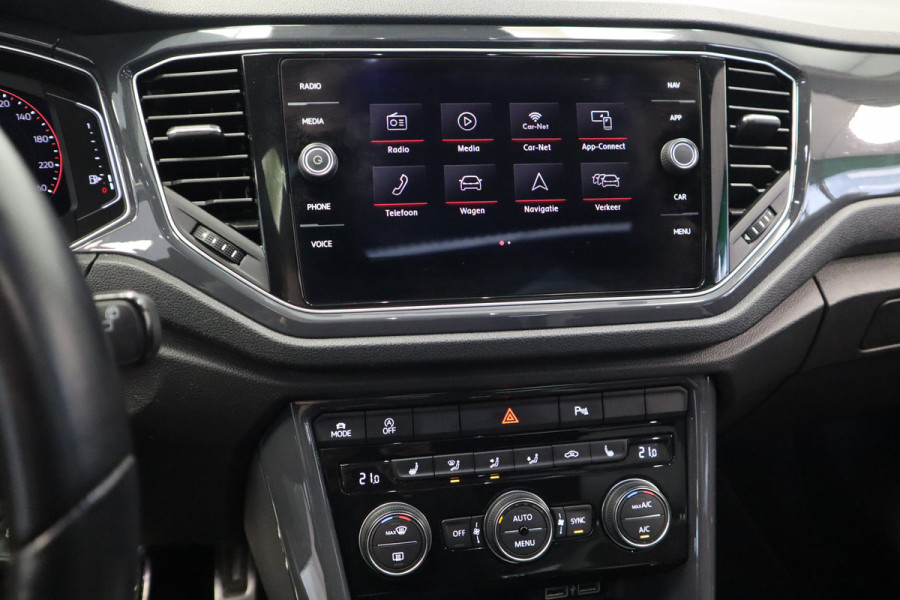 Volkswagen T-Roc 1.5 TSI Sport ACC PDC Navi Panoramadak Leder Automaat 150PK!