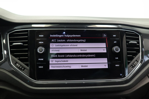 Volkswagen T-Roc 1.5 TSI Sport ACC PDC Navi Panoramadak Leder Automaat 150PK!
