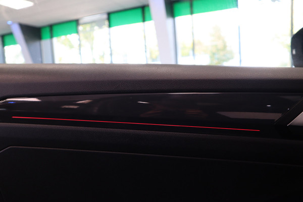 Volkswagen T-Roc 1.5 TSI Sport ACC PDC Navi Panoramadak Leder Automaat 150PK!