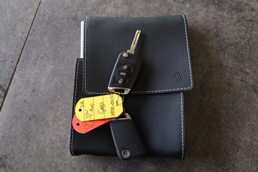 Volkswagen T-Roc 1.5 TSI Sport ACC PDC Navi Panoramadak Leder Automaat 150PK!