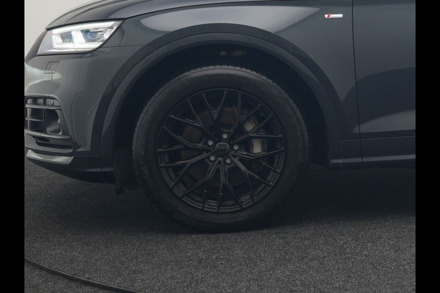 Audi Q5 50 TFSIe Quattro S Line Plug In Hybrid 300pk Dealer O.H PHEV | Luchtvering | Trekhaak Af Fabriek | Adaptive Cruise | Valcona Lederen Sportstoelen | Matrix LED | Apple Carplay | Navigatie | Virtual | DAB | 19"L.M | Audi Q5 50 TFSIe Quattro S Line Plug In Hybrid 300pk Dealer O.H PHEV | Luchtvering | Trekhaak Af Fabriek | Adaptive Cruise | Valcona Lederen Sportstoelen | Matrix LED | Apple Carplay | Navigatie | Virtual | DAB | 19"L.M |