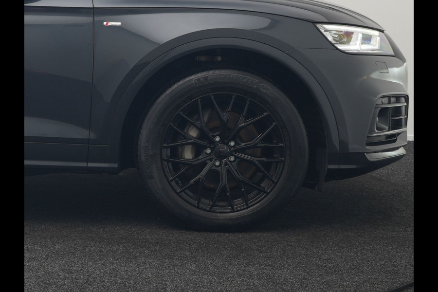 Audi Q5 50 TFSIe Quattro S Line Plug In Hybrid 300pk Dealer O.H PHEV | Luchtvering | Trekhaak Af Fabriek | Adaptive Cruise | Valcona Lederen Sportstoelen | Matrix LED | Apple Carplay | Navigatie | Virtual | DAB | 19"L.M | Audi Q5 50 TFSIe Quattro S Line Plug In Hybrid 300pk Dealer O.H PHEV | Luchtvering | Trekhaak Af Fabriek | Adaptive Cruise | Valcona Lederen Sportstoelen | Matrix LED | Apple Carplay | Navigatie | Virtual | DAB | 19"L.M |