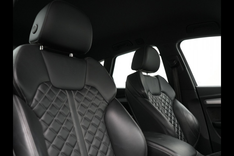 Audi Q5 50 TFSIe Quattro S Line Plug In Hybrid 300pk Dealer O.H PHEV | Luchtvering | Trekhaak Af Fabriek | Adaptive Cruise | Valcona Lederen Sportstoelen | Matrix LED | Apple Carplay | Navigatie | Virtual | DAB | 19"L.M | Audi Q5 50 TFSIe Quattro S Line Plug In Hybrid 300pk Dealer O.H PHEV | Luchtvering | Trekhaak Af Fabriek | Adaptive Cruise | Valcona Lederen Sportstoelen | Matrix LED | Apple Carplay | Navigatie | Virtual | DAB | 19"L.M |