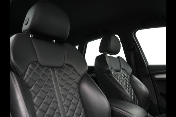 Audi Q5 50 TFSIe Quattro S Line Plug In Hybrid 300pk Dealer O.H PHEV | Luchtvering | Trekhaak Af Fabriek | Adaptive Cruise | Valcona Lederen Sportstoelen | Matrix LED | Apple Carplay | Navigatie | Virtual | DAB | 19"L.M | Audi Q5 50 TFSIe Quattro S Line Plug In Hybrid 300pk Dealer O.H PHEV | Luchtvering | Trekhaak Af Fabriek | Adaptive Cruise | Valcona Lederen Sportstoelen | Matrix LED | Apple Carplay | Navigatie | Virtual | DAB | 19"L.M |