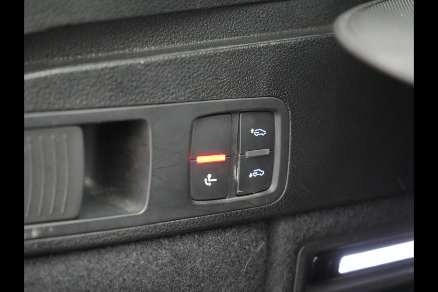 Audi Q5 50 TFSIe Quattro S Line Plug In Hybrid 300pk Dealer O.H PHEV | Luchtvering | Trekhaak Af Fabriek | Adaptive Cruise | Valcona Lederen Sportstoelen | Matrix LED | Apple Carplay | Navigatie | Virtual | DAB | 19"L.M | Audi Q5 50 TFSIe Quattro S Line Plug In Hybrid 300pk Dealer O.H PHEV | Luchtvering | Trekhaak Af Fabriek | Adaptive Cruise | Valcona Lederen Sportstoelen | Matrix LED | Apple Carplay | Navigatie | Virtual | DAB | 19"L.M |