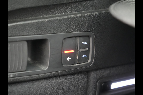 Audi Q5 50 TFSIe Quattro S Line Plug In Hybrid 300pk Dealer O.H PHEV | Luchtvering | Trekhaak Af Fabriek | Adaptive Cruise | Valcona Lederen Sportstoelen | Matrix LED | Apple Carplay | Navigatie | Virtual | DAB | 19"L.M | Audi Q5 50 TFSIe Quattro S Line Plug In Hybrid 300pk Dealer O.H PHEV | Luchtvering | Trekhaak Af Fabriek | Adaptive Cruise | Valcona Lederen Sportstoelen | Matrix LED | Apple Carplay | Navigatie | Virtual | DAB | 19"L.M |