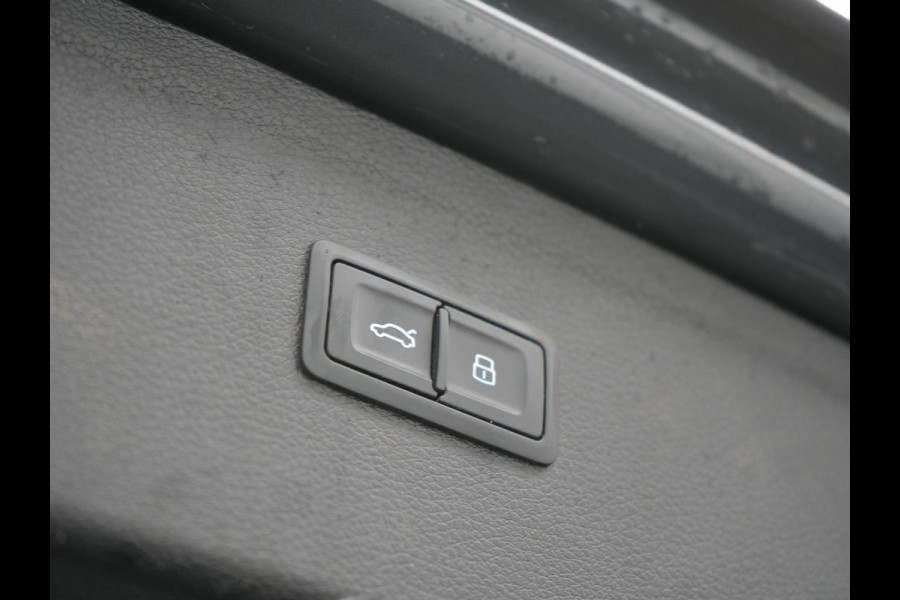 Audi Q5 50 TFSIe Quattro S Line Plug In Hybrid 300pk Dealer O.H PHEV | Luchtvering | Trekhaak Af Fabriek | Adaptive Cruise | Valcona Lederen Sportstoelen | Matrix LED | Apple Carplay | Navigatie | Virtual | DAB | 19"L.M | Audi Q5 50 TFSIe Quattro S Line Plug In Hybrid 300pk Dealer O.H PHEV | Luchtvering | Trekhaak Af Fabriek | Adaptive Cruise | Valcona Lederen Sportstoelen | Matrix LED | Apple Carplay | Navigatie | Virtual | DAB | 19"L.M |