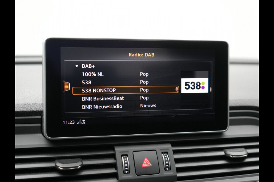 Audi Q5 50 TFSIe Quattro S Line Plug In Hybrid 300pk Dealer O.H PHEV | Luchtvering | Trekhaak Af Fabriek | Adaptive Cruise | Valcona Lederen Sportstoelen | Matrix LED | Apple Carplay | Navigatie | Virtual | DAB | 19"L.M | Audi Q5 50 TFSIe Quattro S Line Plug In Hybrid 300pk Dealer O.H PHEV | Luchtvering | Trekhaak Af Fabriek | Adaptive Cruise | Valcona Lederen Sportstoelen | Matrix LED | Apple Carplay | Navigatie | Virtual | DAB | 19"L.M |