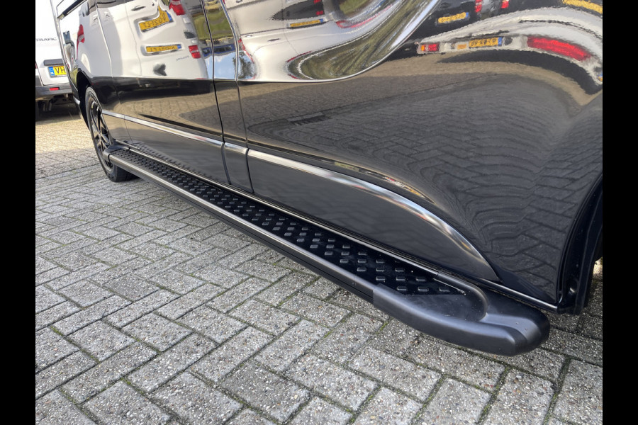 Renault Trafic 2.0 dCi 170pk automaat T29 L2H1 DC 5 persoons Luxe / vaste prijs rijklaar € 24.950 ex btw / lease vanaf € 407 / dubbele schuifdeur / trekhaak / camera / airco / cruise / navigatie !
