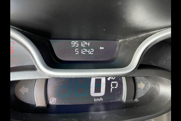 Renault Trafic 2.0 dCi 170pk automaat T29 L2H1 DC 5 persoons Luxe / vaste prijs rijklaar € 24.950 ex btw / lease vanaf € 407 / dubbele schuifdeur / trekhaak / camera / airco / cruise / navigatie !