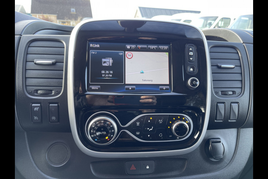 Renault Trafic 2.0 dCi 170pk automaat T29 L2H1 DC 5 persoons Luxe / vaste prijs rijklaar € 24.950 ex btw / lease vanaf € 407 / dubbele schuifdeur / trekhaak / camera / airco / cruise / navigatie !