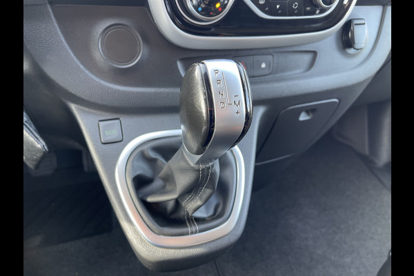 Renault Trafic 2.0 dCi 170pk automaat T29 L2H1 DC 5 persoons Luxe / vaste prijs rijklaar € 24.950 ex btw / lease vanaf € 407 / dubbele schuifdeur / trekhaak / camera / airco / cruise / navigatie !