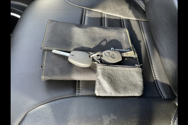 Renault Trafic 2.0 dCi 170pk automaat T29 L2H1 DC 5 persoons Luxe / vaste prijs rijklaar € 24.950 ex btw / lease vanaf € 407 / dubbele schuifdeur / trekhaak / camera / airco / cruise / navigatie !