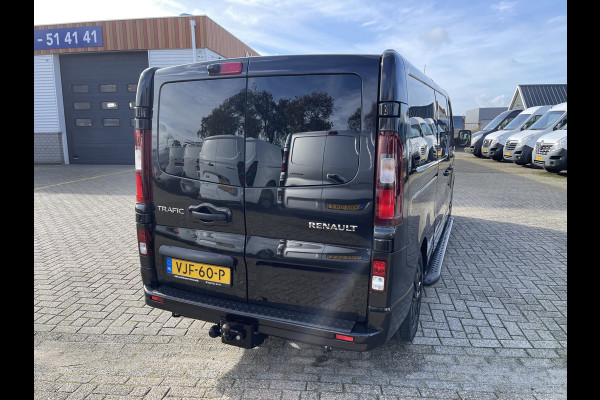 Renault Trafic 2.0 dCi 170pk automaat T29 L2H1 DC 5 persoons Luxe / vaste prijs rijklaar € 24.950 ex btw / lease vanaf € 407 / dubbele schuifdeur / trekhaak / camera / airco / cruise / navigatie !