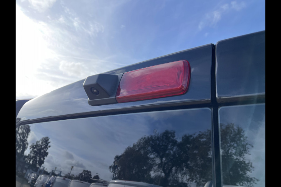 Renault Trafic 2.0 dCi 170pk automaat T29 L2H1 DC 5 persoons Luxe / vaste prijs rijklaar € 24.950 ex btw / lease vanaf € 407 / dubbele schuifdeur / trekhaak / camera / airco / cruise / navigatie !