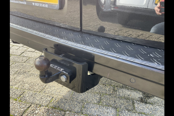 Renault Trafic 2.0 dCi 170pk automaat T29 L2H1 DC 5 persoons Luxe / vaste prijs rijklaar € 24.950 ex btw / lease vanaf € 407 / dubbele schuifdeur / trekhaak / camera / airco / cruise / navigatie !