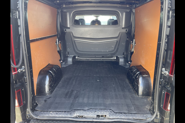 Renault Trafic 2.0 dCi 170pk automaat T29 L2H1 DC 5 persoons Luxe / vaste prijs rijklaar € 24.950 ex btw / lease vanaf € 407 / dubbele schuifdeur / trekhaak / camera / airco / cruise / navigatie !