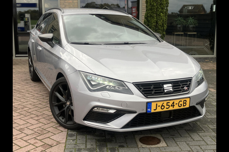Seat León ST 1.5 TSI FR Ultimate Edition Black Sky | Trekhaak | Camera | NAP Seat León ST 1.5 TSI FR Ultimate Edition Black Sky | Trekhaak | Camera | NAP