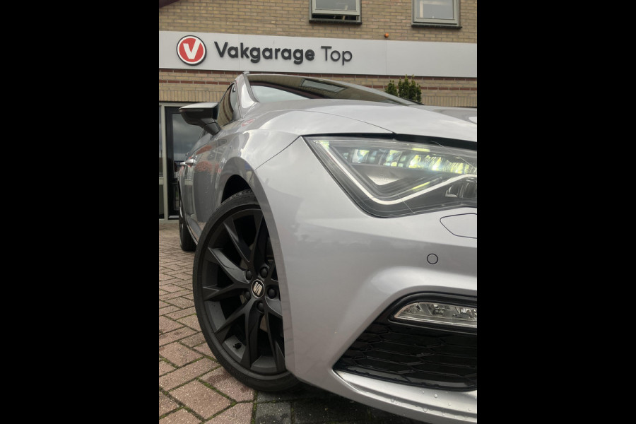Seat León ST 1.5 TSI FR Ultimate Edition Black Sky | Trekhaak | Camera | NAP Seat León ST 1.5 TSI FR Ultimate Edition Black Sky | Trekhaak | Camera | NAP