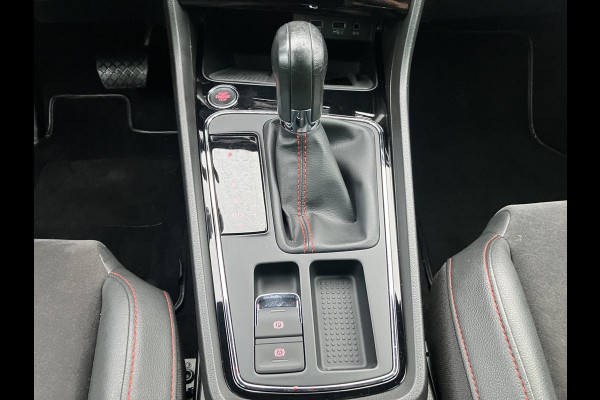 Seat León ST 1.5 TSI FR Ultimate Edition Black Sky | Trekhaak | Camera | NAP Seat León ST 1.5 TSI FR Ultimate Edition Black Sky | Trekhaak | Camera | NAP