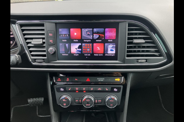 Seat León ST 1.5 TSI FR Ultimate Edition Black Sky | Trekhaak | Camera | NAP Seat León ST 1.5 TSI FR Ultimate Edition Black Sky | Trekhaak | Camera | NAP